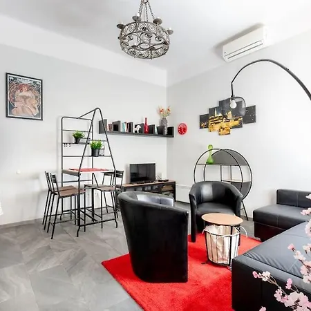 Kz10e Paola On Kazinczy Utca Budapešť