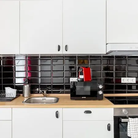 Kz10e Paola On Kazinczy Utca * Budapeste