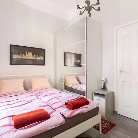 Kz10e Paola On Kazinczy Utca Apartament Budapeszt